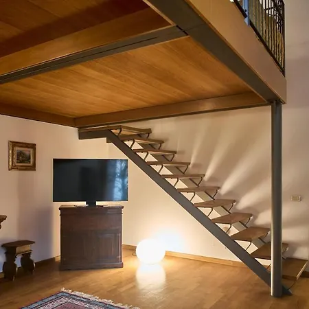 Apartamento La Torre Historic Charm On The Main Corso Siena