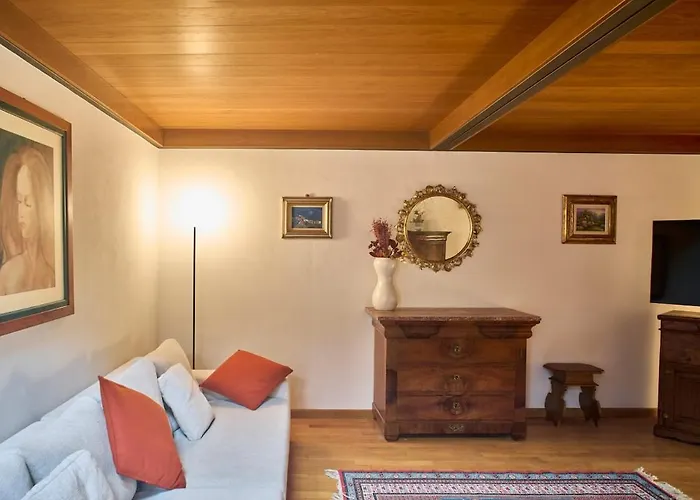 La Torre Historic Charm On The Main Corso Apartment *