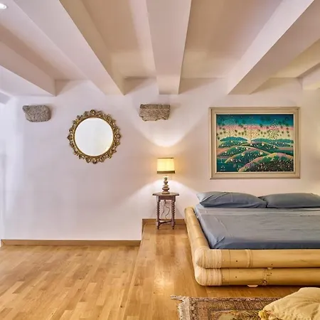 La Torre Historic Charm On The Main Corso *