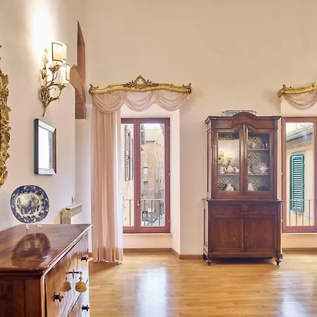 La Torre Historic Charm On The Main Corso Apartment