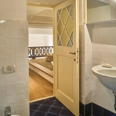 La Torre Historic Charm On The Main Corso *