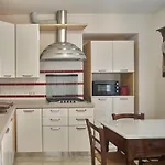 Apartamento La Torre Historic Charm On The Main Corso