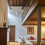 La Torre Historic Charm On The Main Corso *