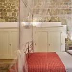Apartamento La Torre Historic Charm On The Main Corso