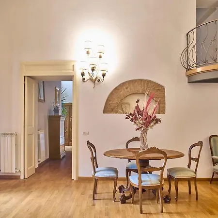 La Torre Historic Charm On The Main Corso Appartement Sienne