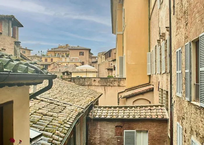La Torre Historic Charm On The Main Corso Lejlighed Siena