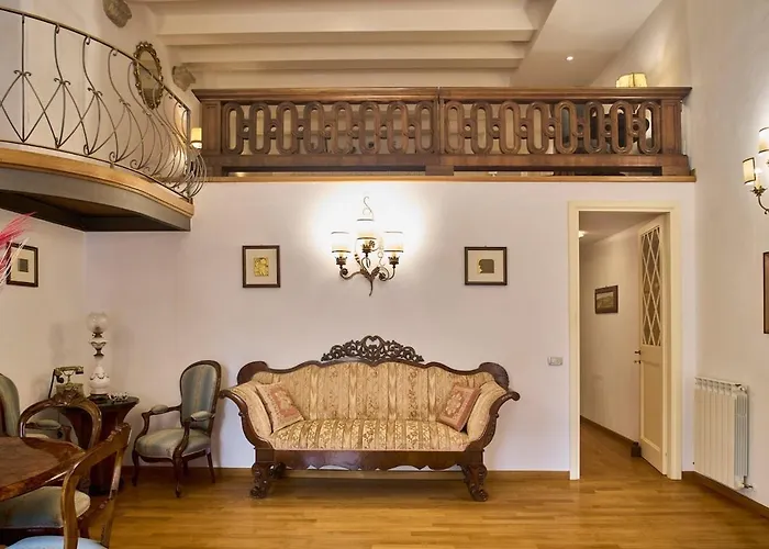 La Torre Historic Charm On The Main Corso