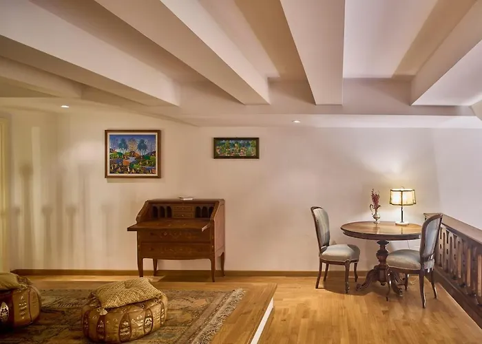 Lejlighed La Torre Historic Charm On The Main Corso